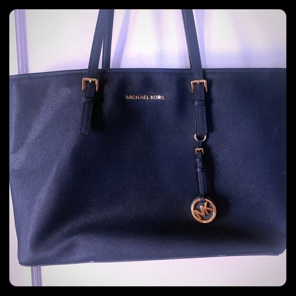 MICHAEL KORS NAVY TOTE {barely used!} - Picture 1 of 4